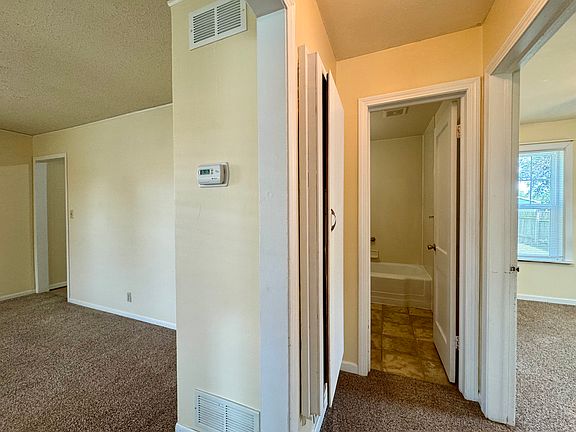 5th image of 236 N Maynard Ave