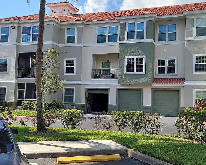 23500 Walden Center Dr #306 — Photo 11