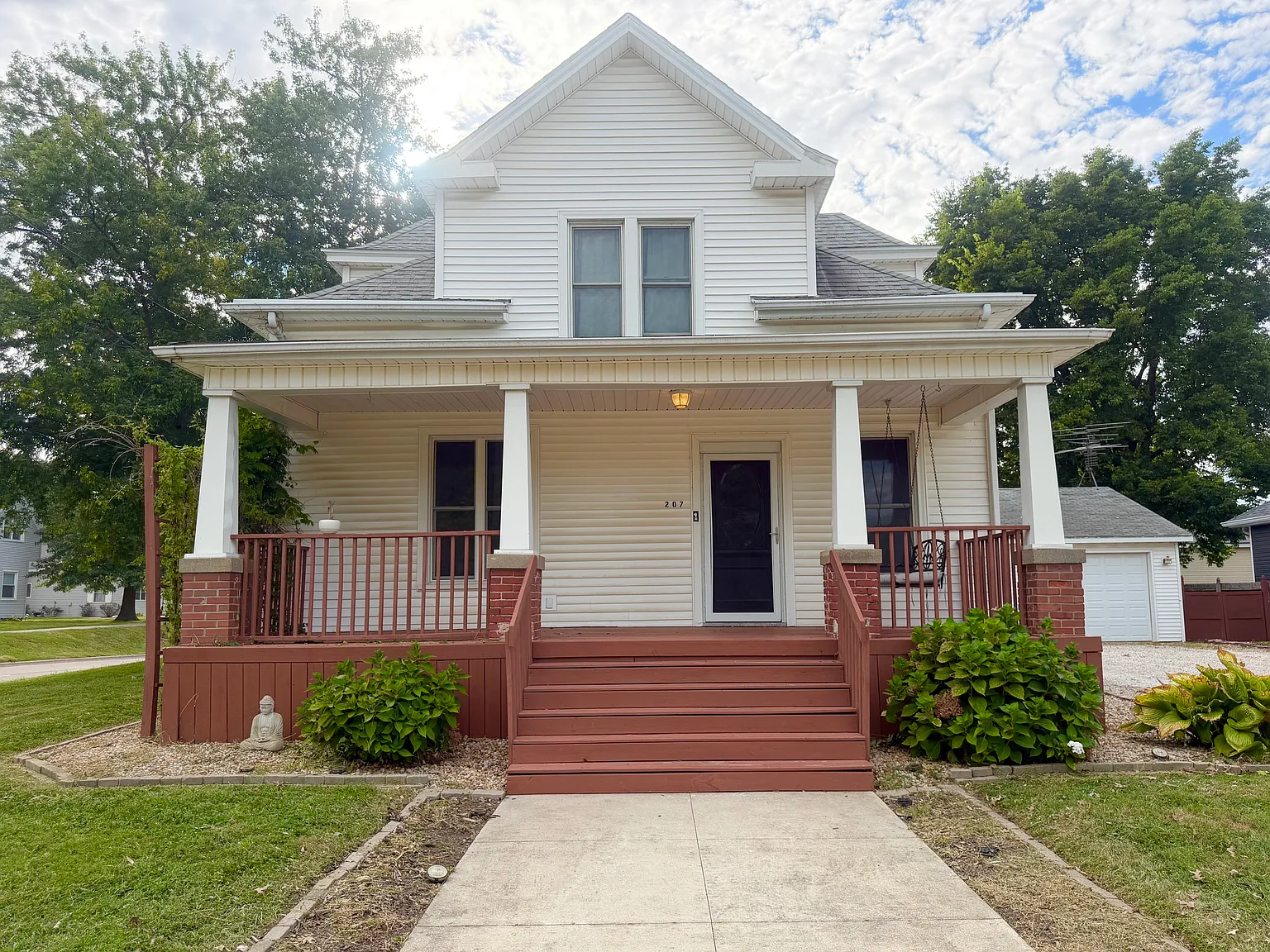 3 bed, 2.5 bath, 1596 sqft, $2,450 — Photo 1