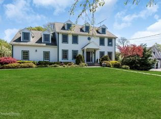 205 Edwards Ave, Sayville, NY 11782