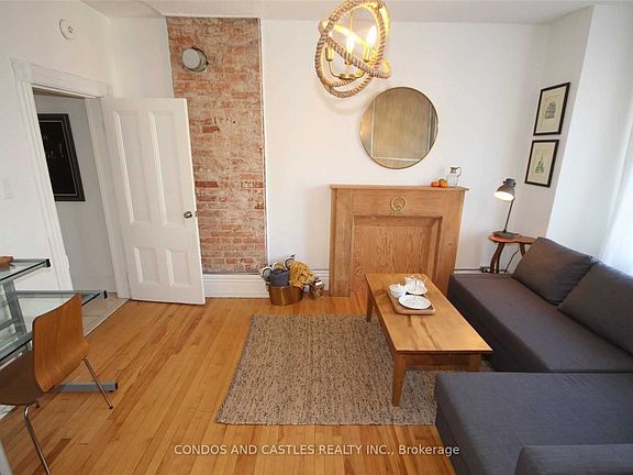 2nd image of 467 Richmond St E #2