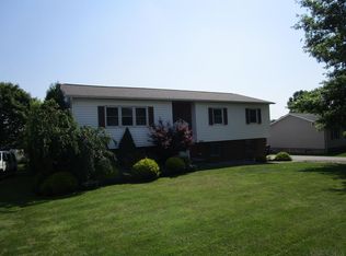 1403 Maplehurst Dr, Somerset, PA 15501