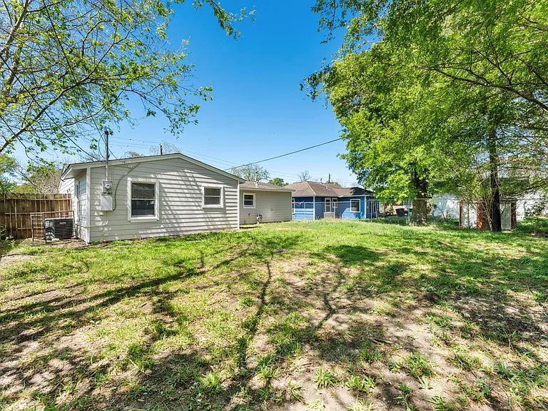 7725 Saint Lo Rd — Photo 26