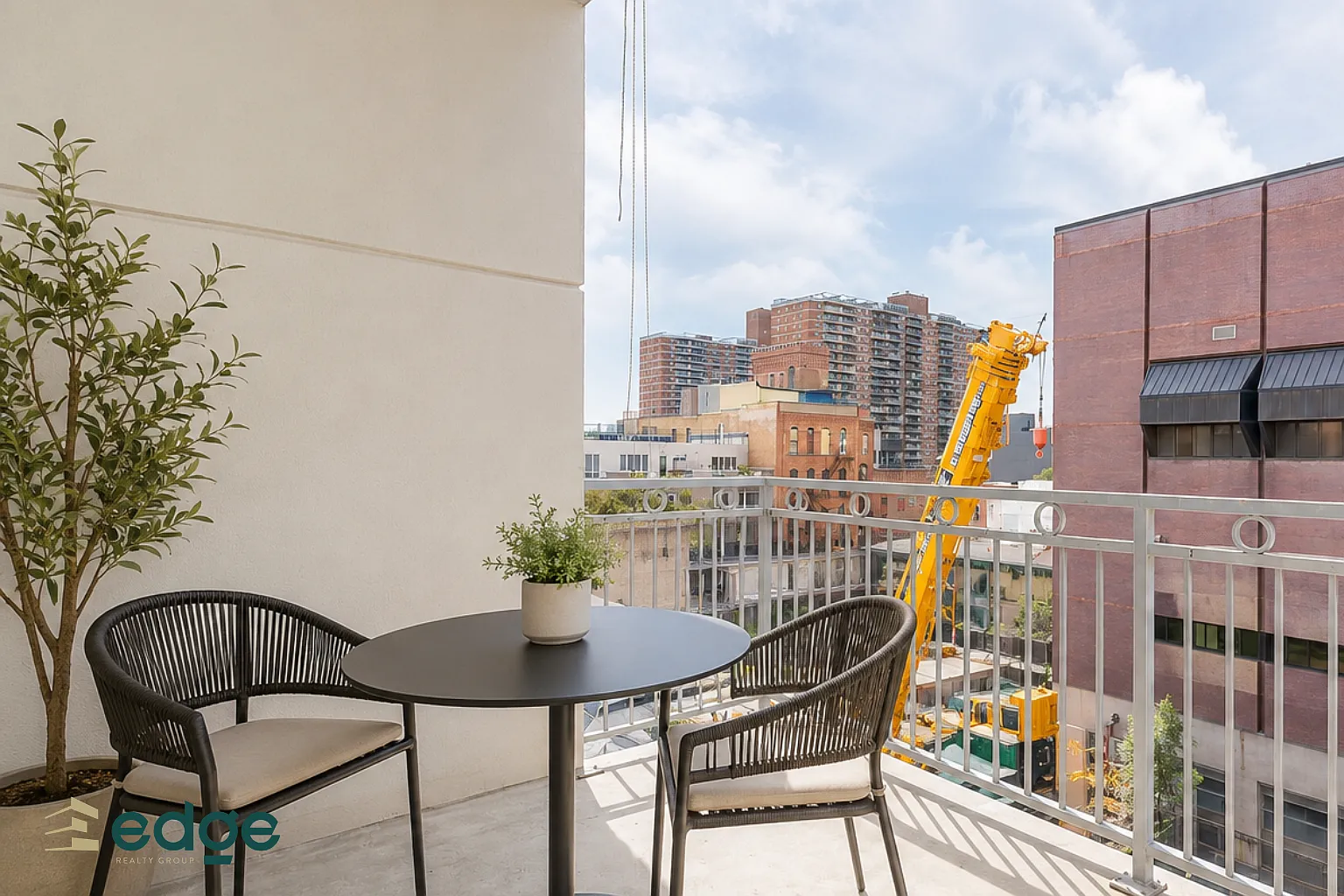 133 Leonard Street — Photo 2