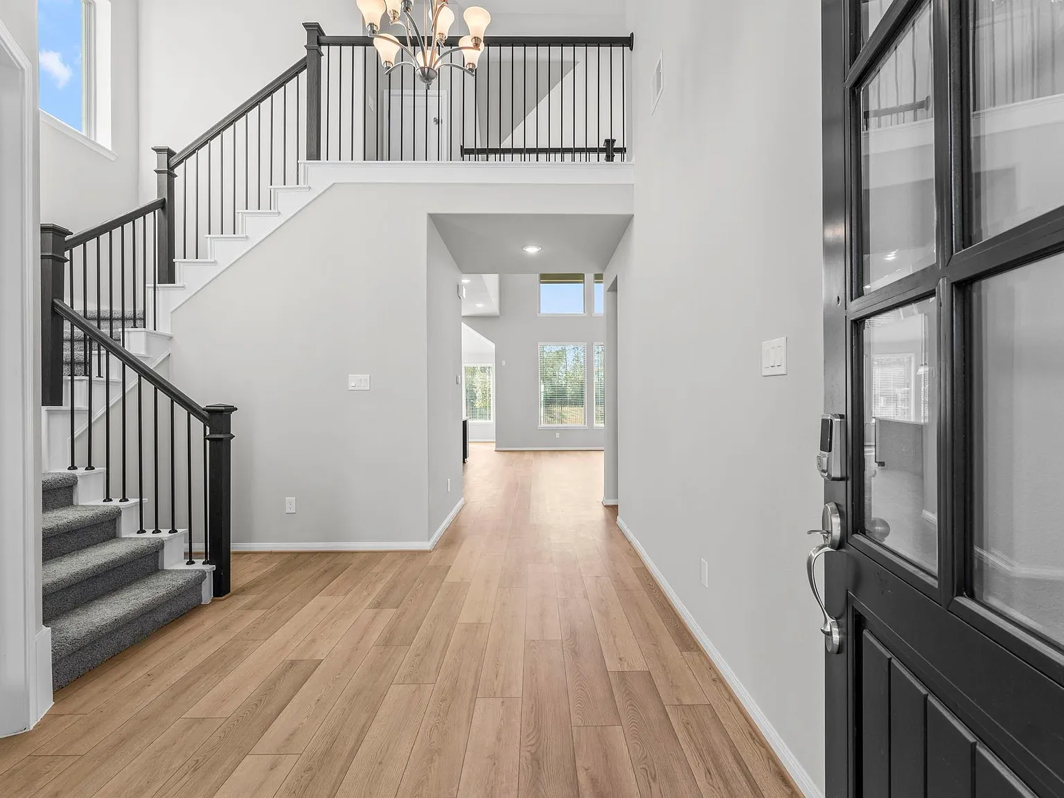 4 bed, 3.0 bath, 3403 sqft, $4,500 — Photo 3