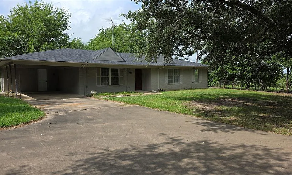 1664 E State Highway 56