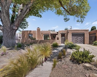 716 Loma Vista Dr NE, Albuquerque, NM, 87106