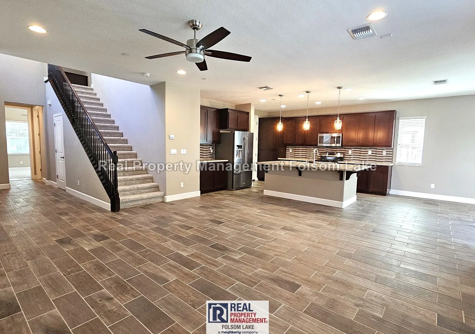Spacious 4-Bedroom 3-bathroom Folsom Home on Quiet Court Walk to Folsom Lake — Photo 3
