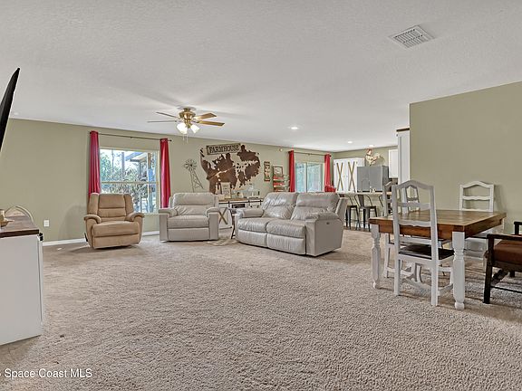 5th image of 1247 Heitzman Ave SW