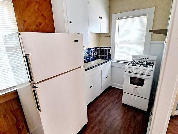 4th image of 2827 San Jacinto Blvd #B
