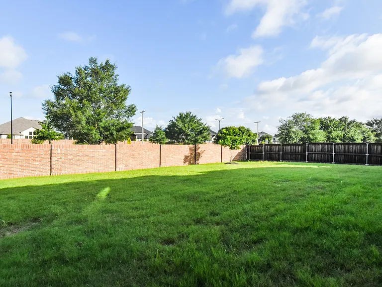 2516 Maidenhair Rd — Photo 29