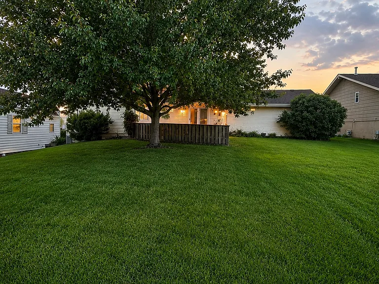 16116 Arbor Ct — Photo 1