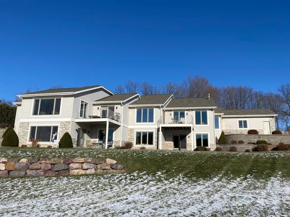 303 Inverness Terrace Ct #2, Baraboo, WI 53913