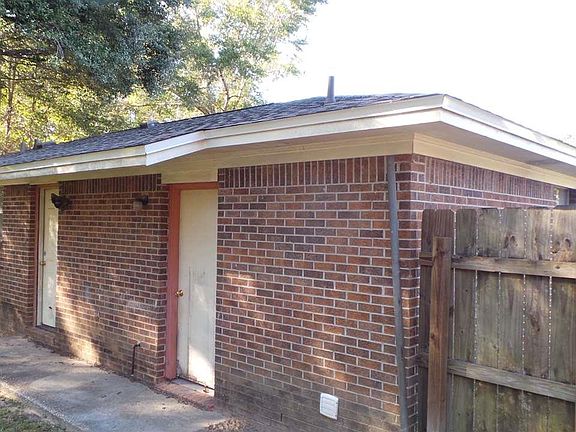 2nd image of 637 Deedra Ave