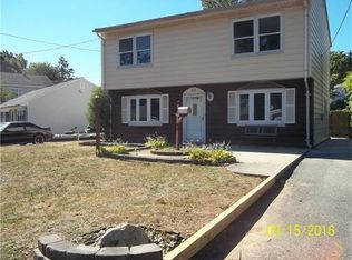 22 E Knollwood Rd, Edison, NJ 08817