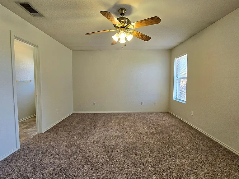 3303 Driftwood Dr — Photo 12