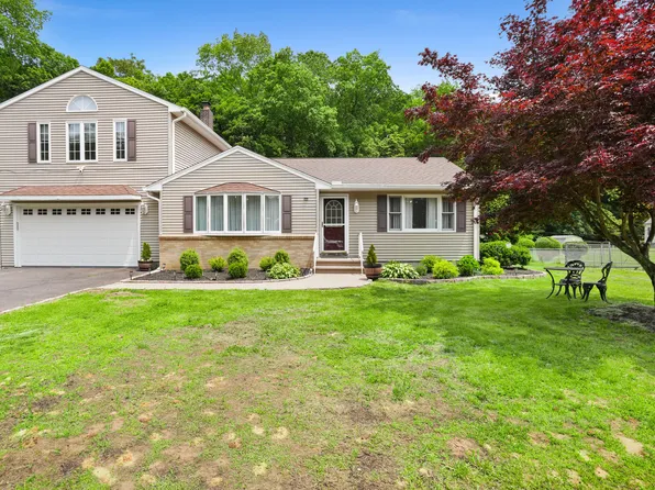 8 Palmer Lane, Oxford, CT 06478
