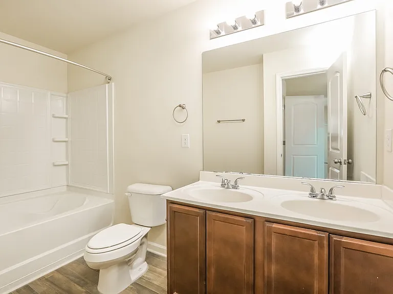302 Freeman Cir — Photo 12