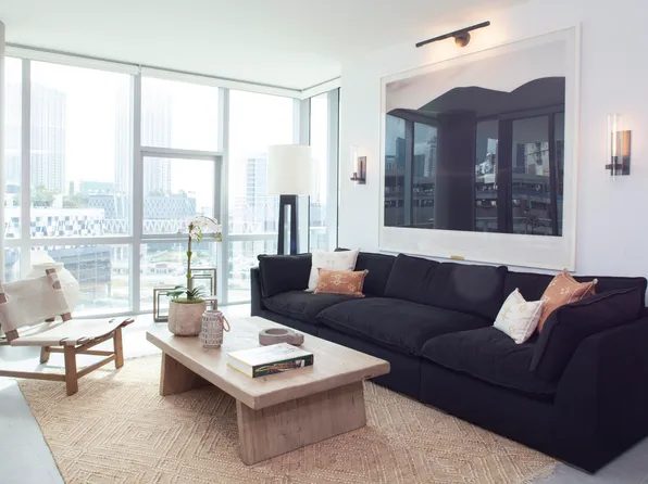 851 NE 1st Avenue #812, Miami, FL 33132