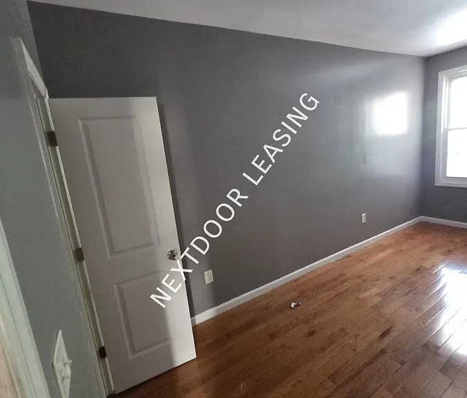 550 Garfield Ave #1FM — Photo 5