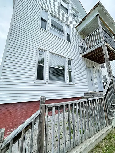 127A Howe St Photo 1