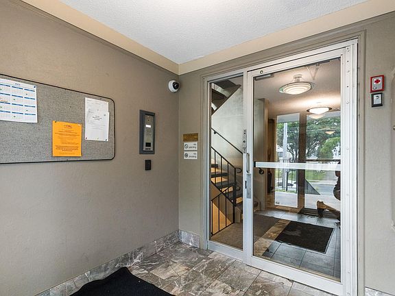 3rd image of 333 8th St SE APT 306