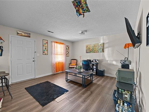 4th image of 2551 Green Oaks Ct