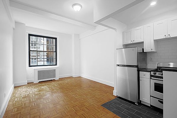 1st image of 160 W 71st St APT 3N