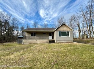 189 Pierce Rd, Greenfield Township, PA 18407