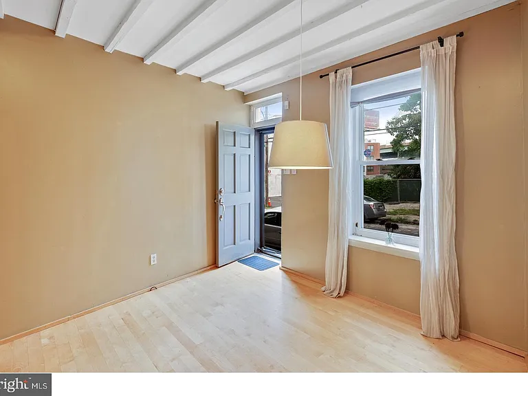 1010 New Market St — Photo 6
