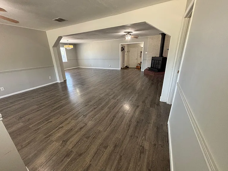 311 N Broadview St — Photo 4
