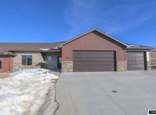 1621 Pinyon Pkwy, Casper, WY 82609