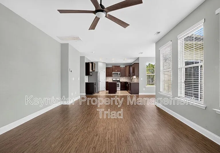 504 Eagles Way — Photo 12