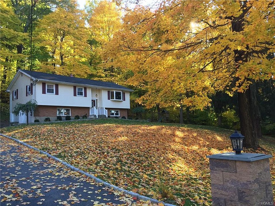 1st image of 33 Gabriel Dr
