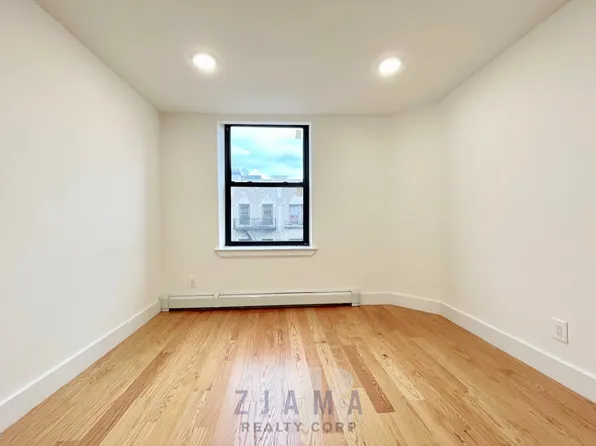 90 East 18th Street image 7 of 12