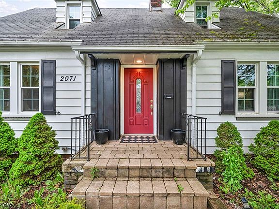 3rd image of 2071 Lakeview Ave
