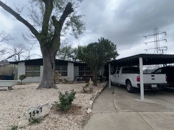 7547 Dell Oak Dr, San Antonio, TX 78218