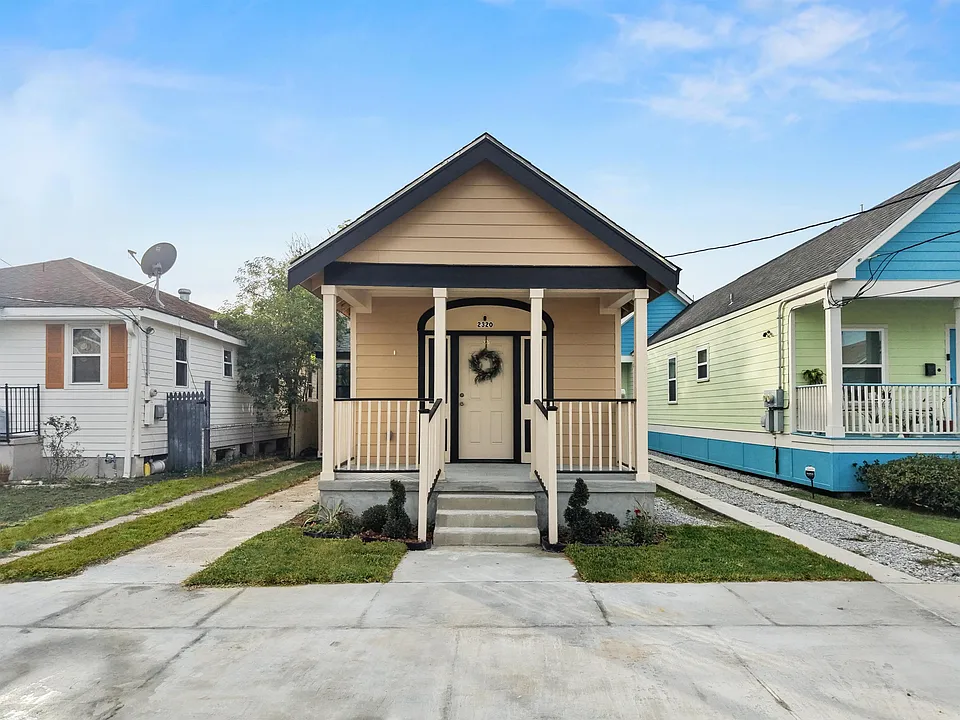 2322 Allen St
