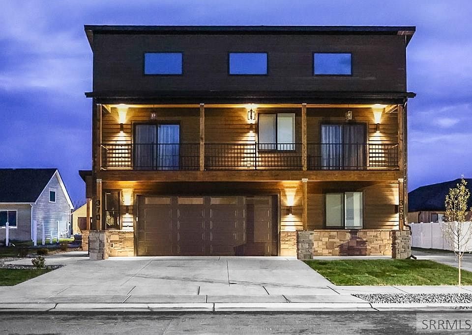 1st image of 370 Camas St
