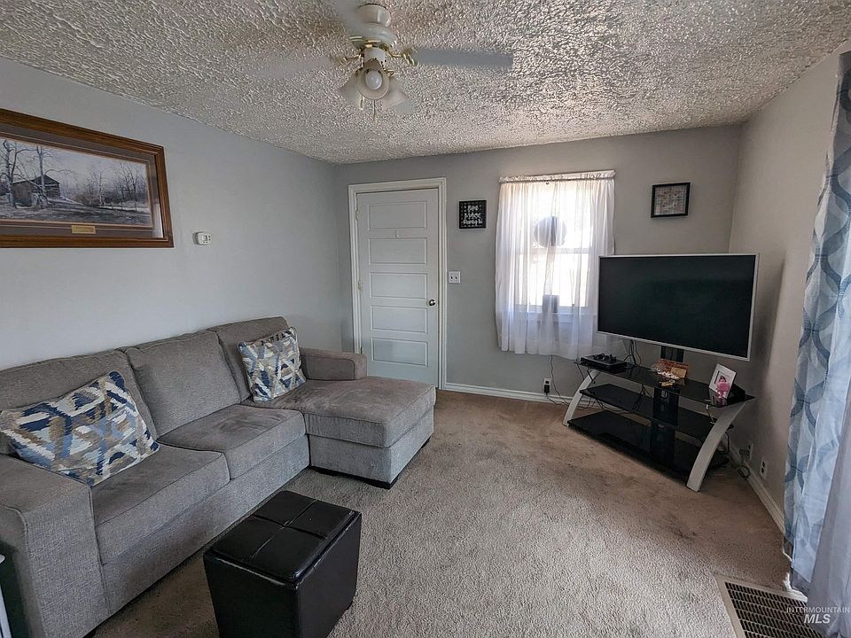 925 Oregon St, Gooding, ID 83330 Zillow