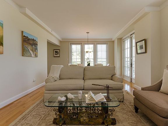 4th image of 555 Byron St APT 304
