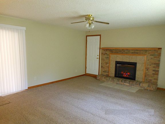 4th image of 27595 W 2nd Ave