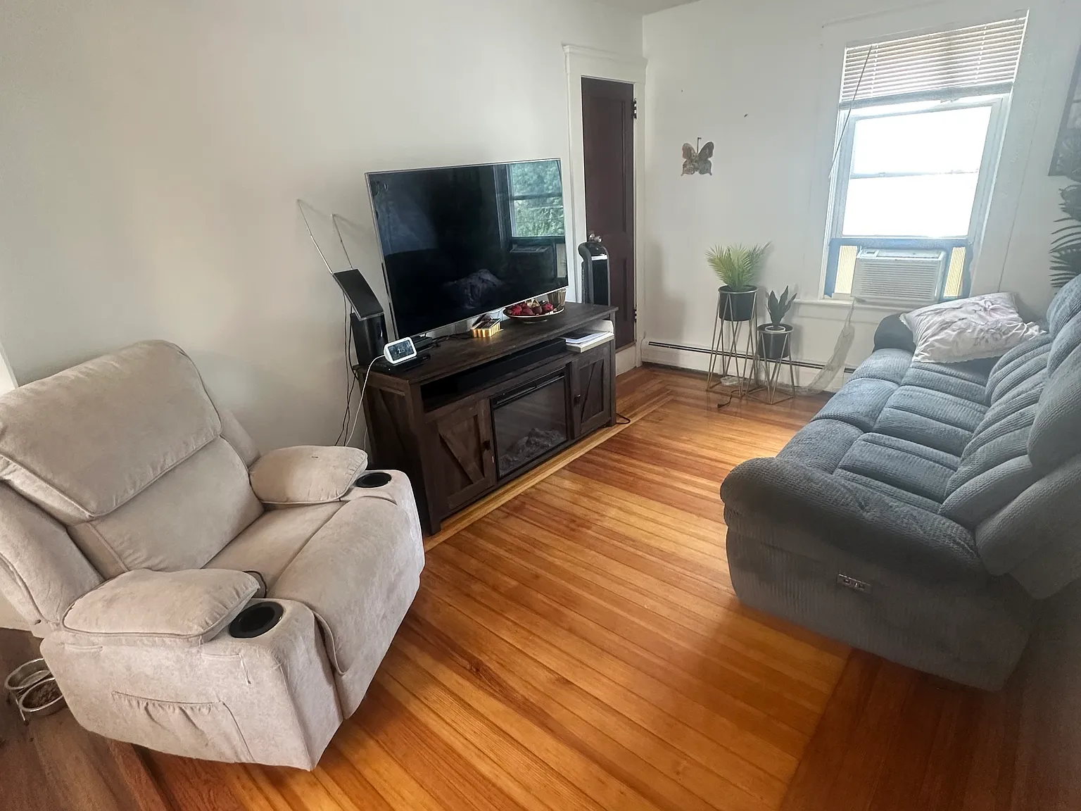 2 bed, $1,600 — Photo 2