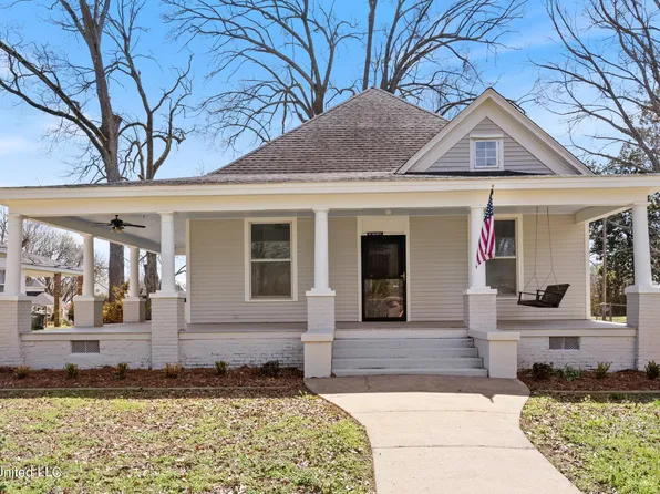 408 College St, Senatobia, MS 38668