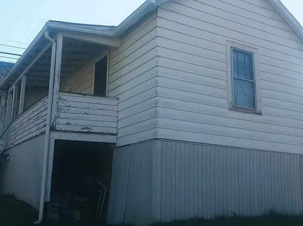 1260 W Spring St, Wytheville, VA 24382