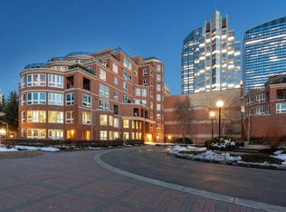 400 W Eau Claire Ave SW #8203, Calgary, AB T2P 4X2