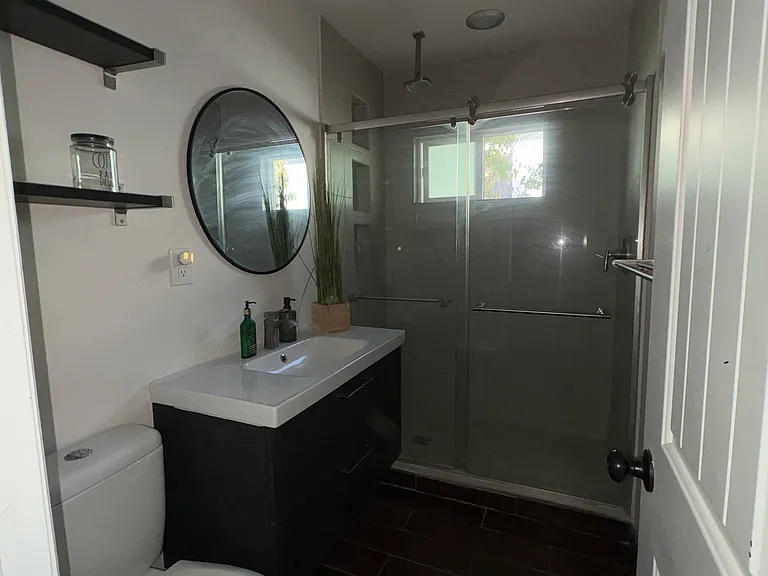 406 S Balboa Rd — Photo 4