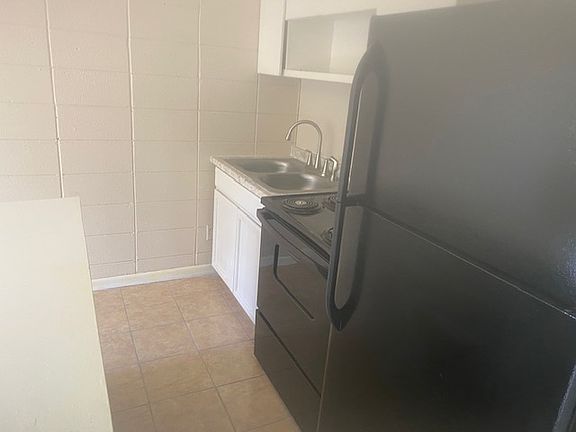 5th image of 1110 Carswell Ave Unit A