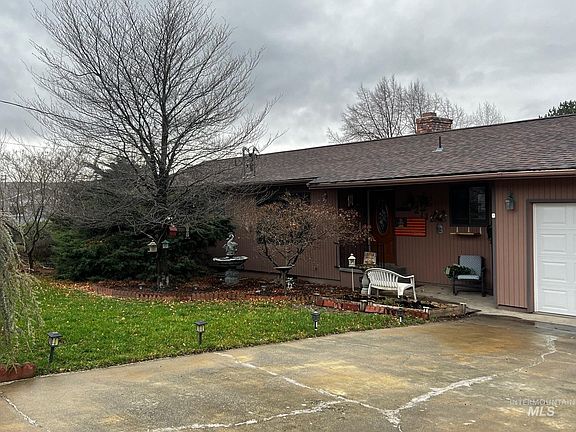 3rd image of 2712 Meadowlark Dr