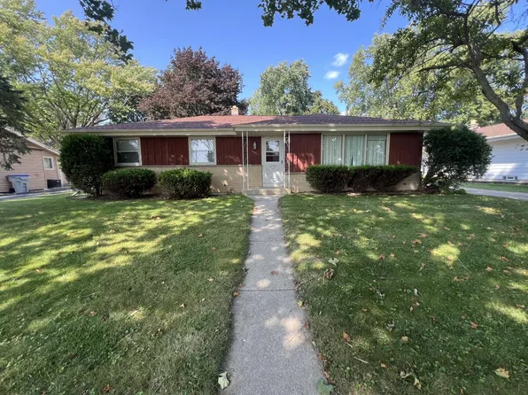 8800 West Dogwood STREET, Milwaukee, WI 53224